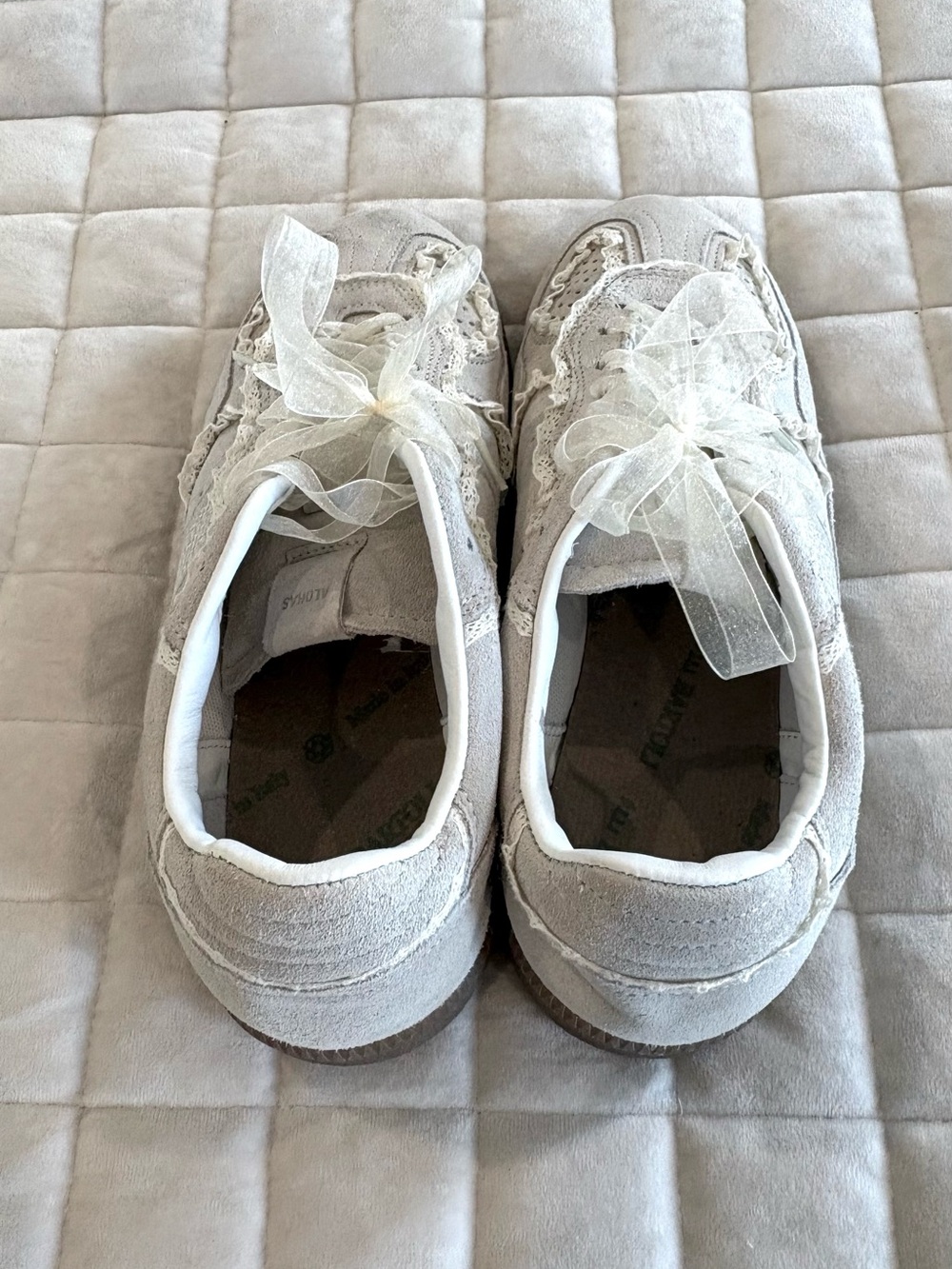 ALOHAS Tb.490 Crochet Trim Sneakers Cream Suede Size 8.5 Never Worn No Box - Picture 2 of 11